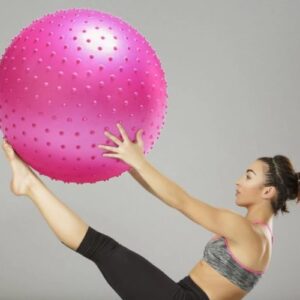 Sản phẩm bóng yoga gai 65cm đi kèm với một bơm bóng tiện lợi, giúp bạn dễ dàng bảo trì và điều chỉnh độ căng của bóng